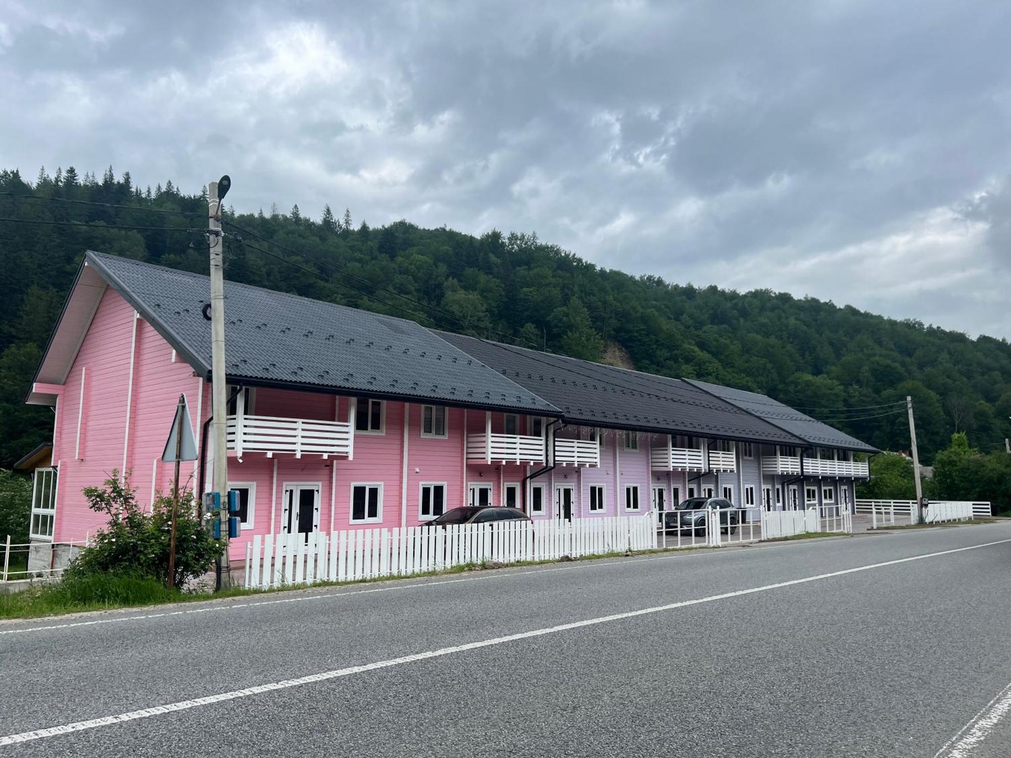 кольорове життя Holiday home Mykulychyn