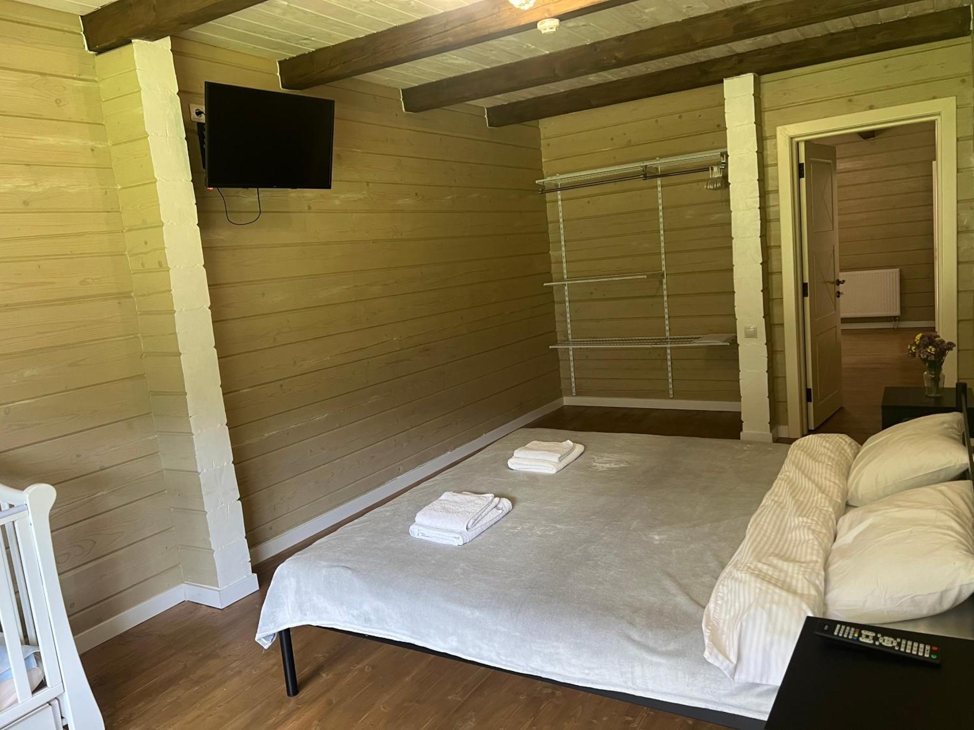 Holiday home кольорове життя Mykulychyn